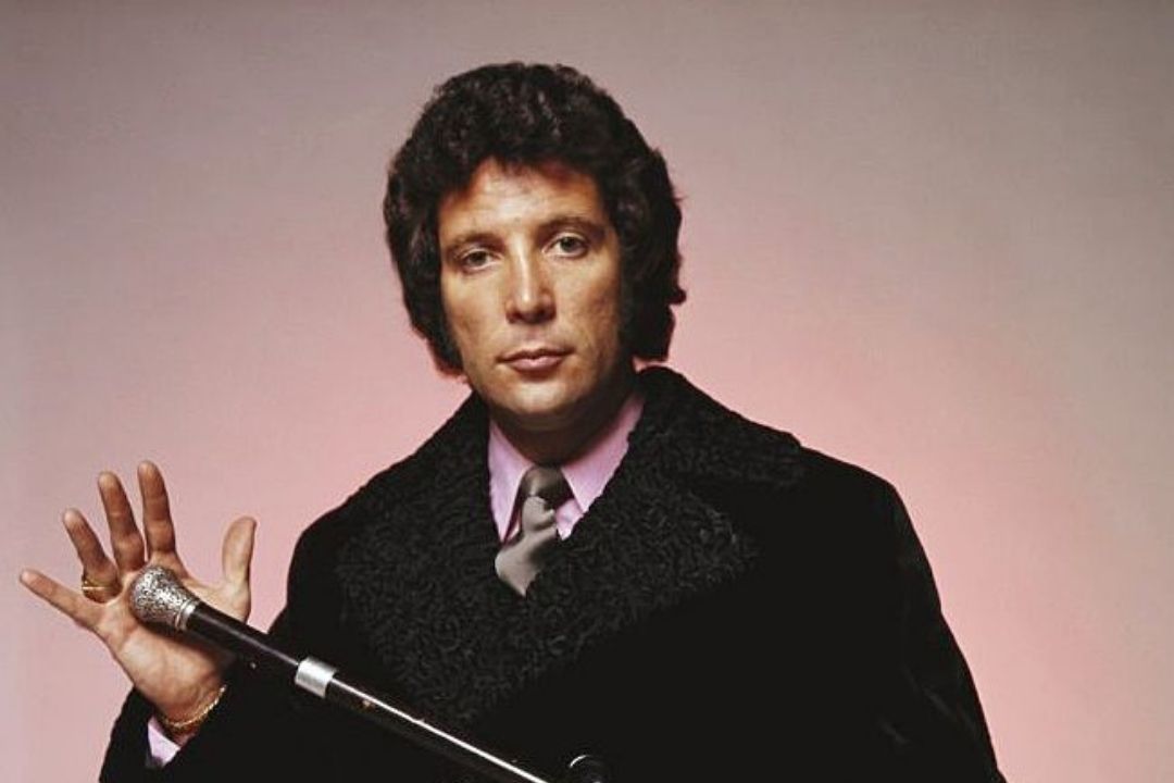 Tom Jones - Help Yourself 1 Thiet ke chua co ten 2025 07 18T181655.894