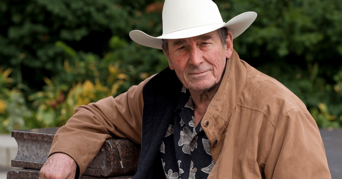 Thiet ke chua co ten 28